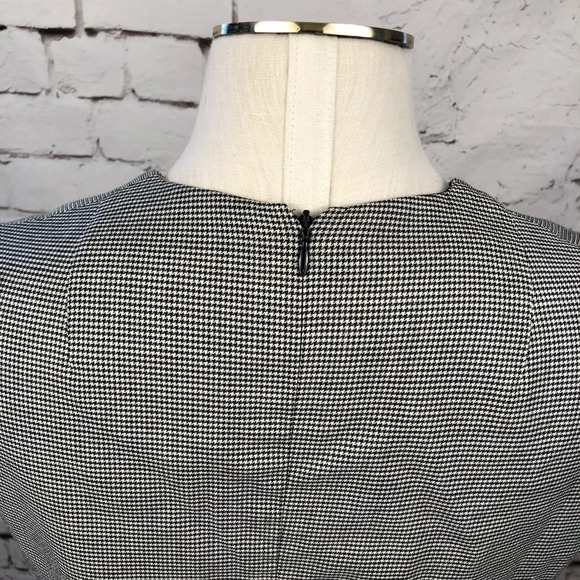Akris Punto Houndstooth Gray‎ Wool Belted Dress - Picture 7 of 8